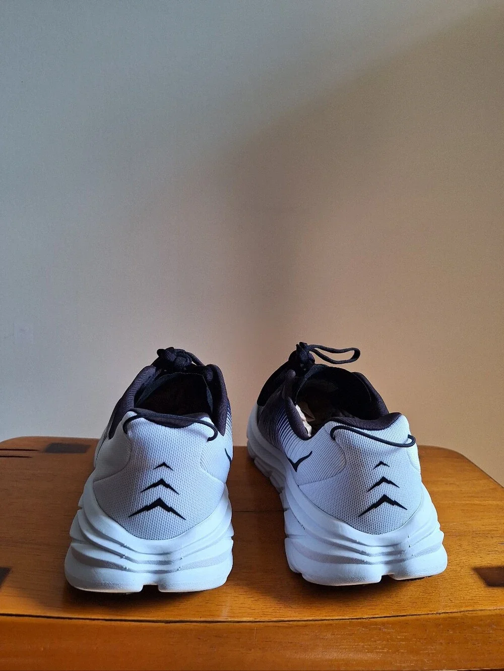 Hoka Rincon 3 Women's Black And White Size 7.5D